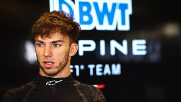 Pierre_Gasly_enjoys_first_outing_alongside_Jack_Doohan_as_BWT_Alpine_F1_Team_rounds_off_2022_season (2)